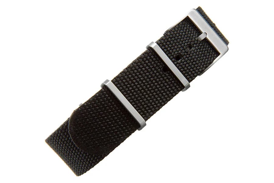 Matte Supreme NATO / Black — 表扣、带环与织法